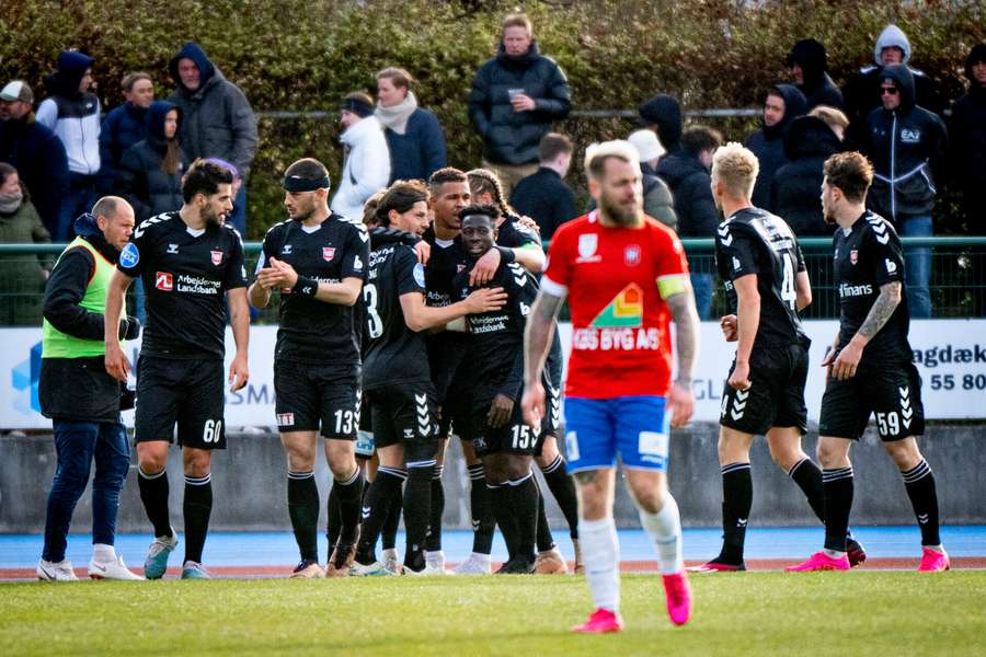 Vejles Kristian Kirkegaard har scoret til 1-0.