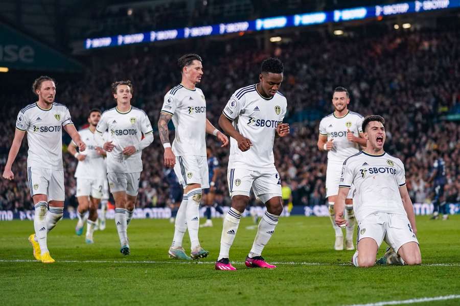 Leeds United midfielder Luis Sinisterra scores a goal and celebrates to make the score 2-1