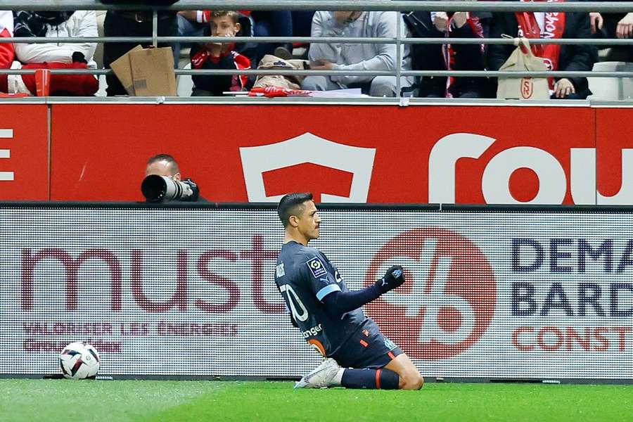 Alexis Sanchez a reușit o dublă în ultima partidă de campionat cu Reims