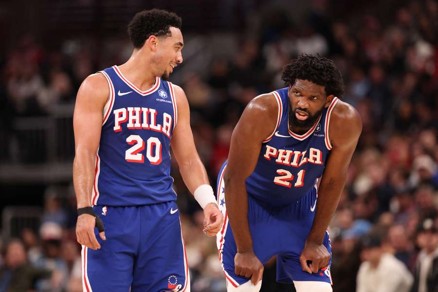 McCain et Embiid cette nuit. McCain et Embiid cette nuit.