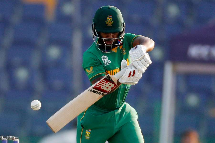 South Africa effectively eliminated after Dutch upset, India in semis