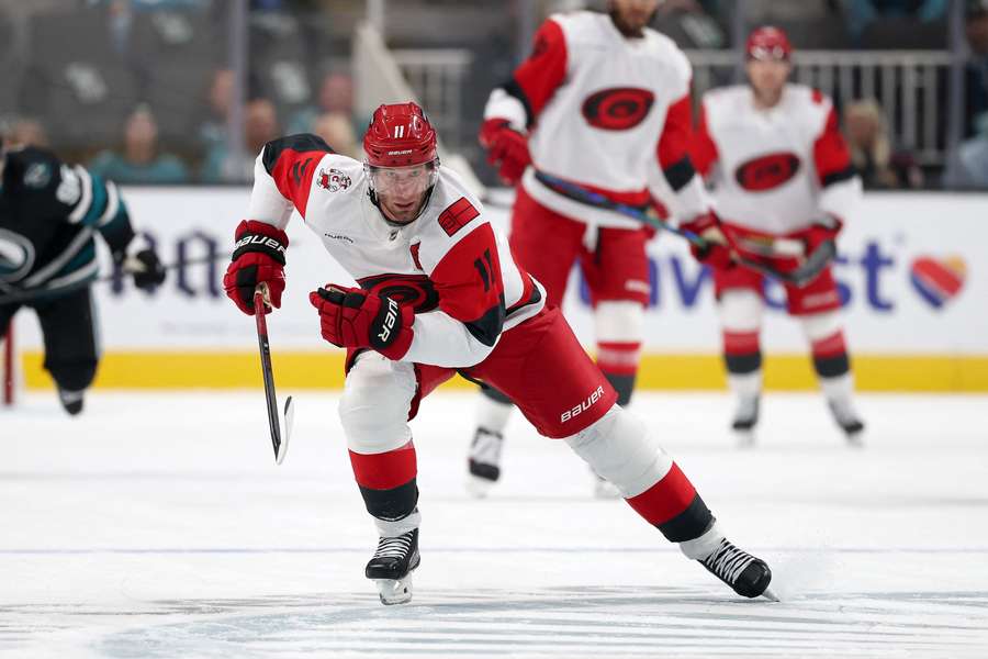 Carolina Hurricanes Jordan Staal skates up ice (2025)