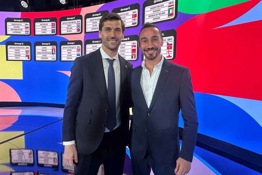 Pablo Amo, a la derecha, junto a Fernando Llorente