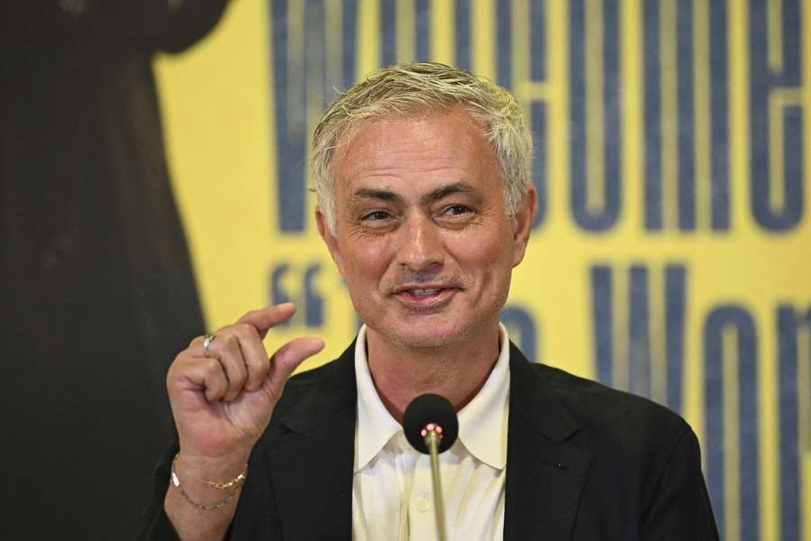 Jose Mourinho îl vrea la Fenerbahce pe Raheem Sterling 