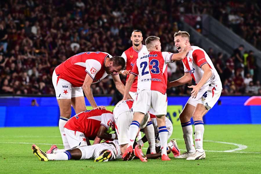 Slavia na letné vyhrála jednoznačně 3:0. Slavia na letné vyhrála jednoznačně 3:0.