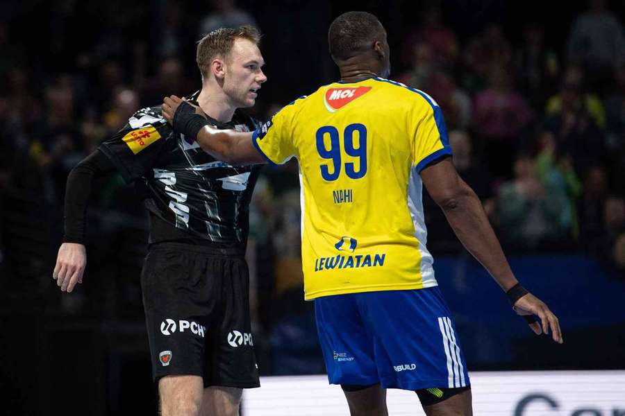 Zehn Tore von Topstar Gidsel (l.) reichten den Füchsen nicht zum Sieg