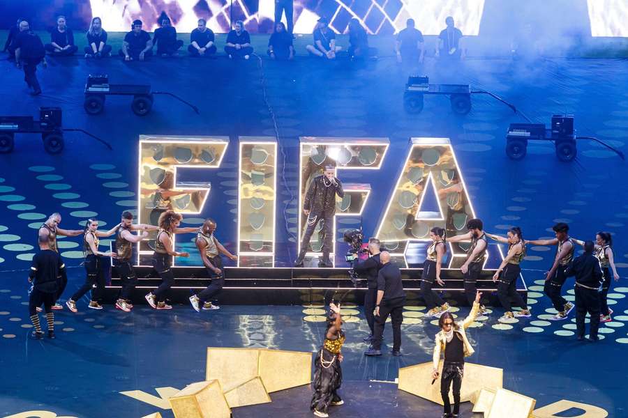 A vaga de músicas criadas por IA chegou agora também ao futebol.