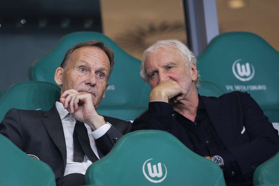 Os dirigentes da DFB, Hans-Joachim Watzke (à esq.) e Rudi Völler, estão à procura de soluções.