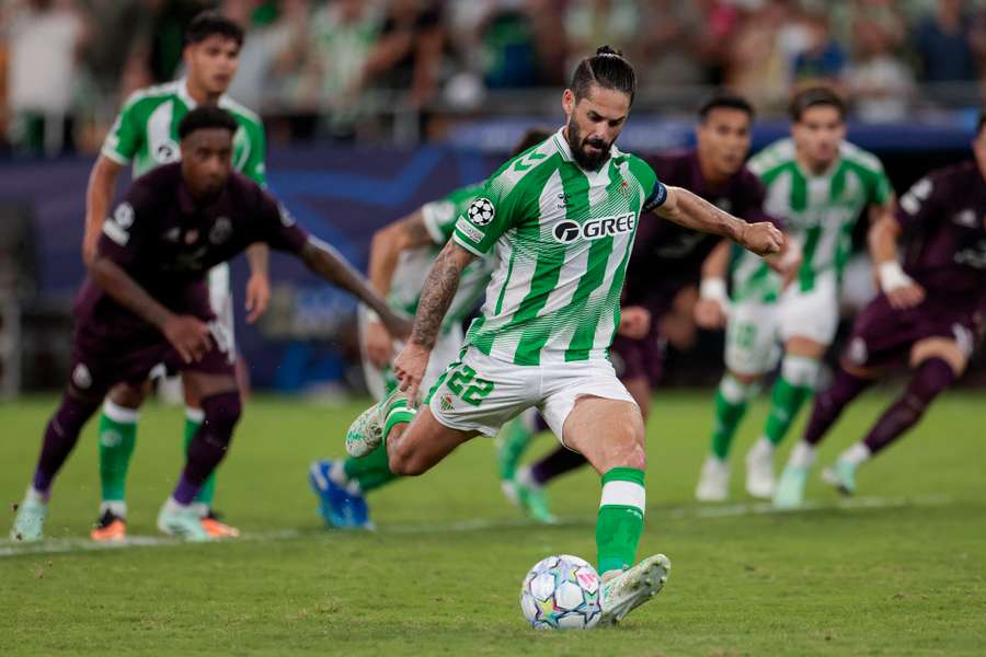 A 34 anni Isco continua a offrire prestazioni di altissimo livello e ha raggiunto quota tre gol in stagione A 34 anni Isco continua a offrire prestazioni di altissimo livello e ha raggiunto quota tre gol in stagione