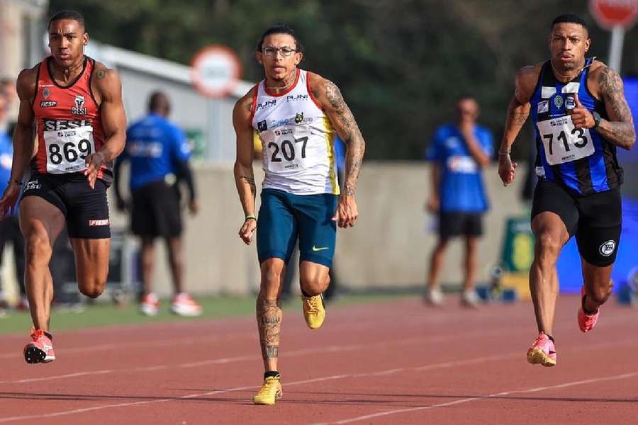 Hygor Bezerra (centro) no Troféu Brasil de Atletismo