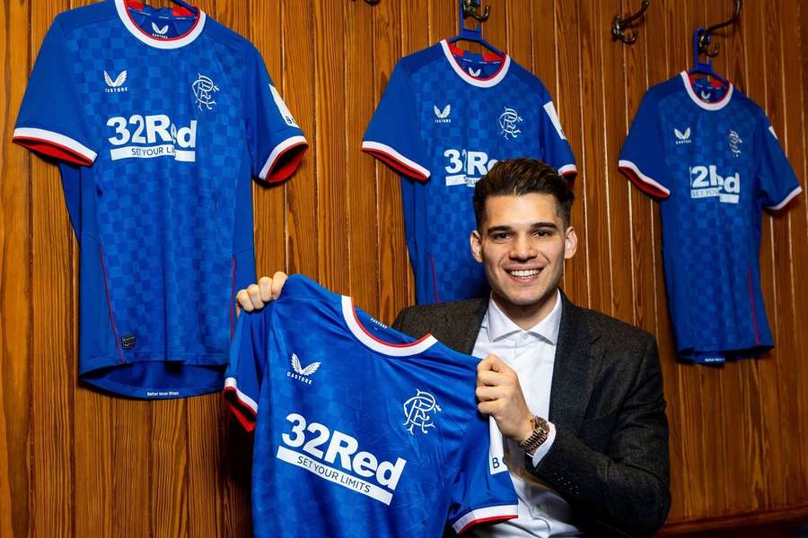 Ianis Hagi își prelungește contractul cu Glasgow Rangers