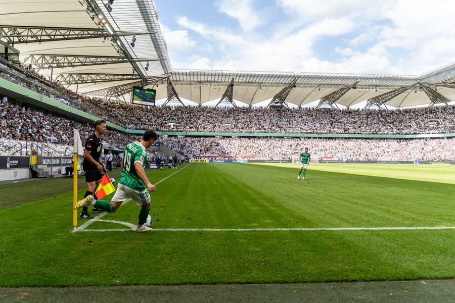 Sektor gości na stadionie Legii zamknięty do końca roku. Nieprawidłowości zgłosiła policja Sektor gości na stadionie Legii zamknięty do końca roku. Nieprawidłowości zgłosiła policja