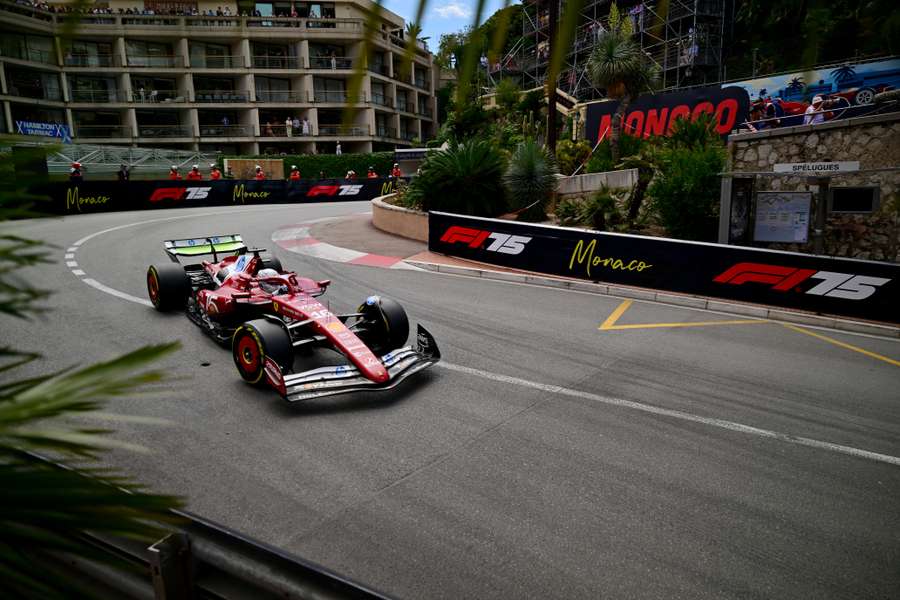 Charles Leclerc in pista a Monaco