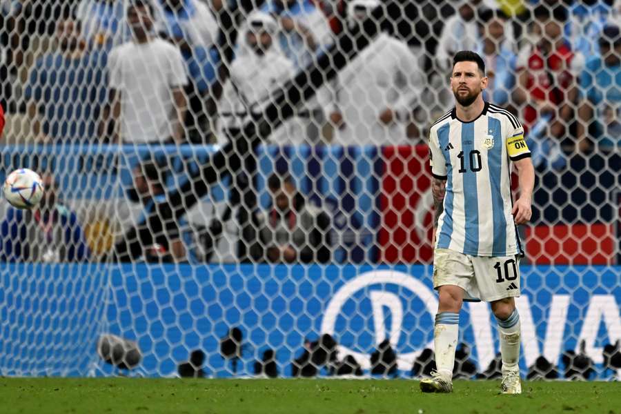 Análise 11Hacks: Messi consegue fazer tudo com a bola nos pés. E melhor do que os outros
