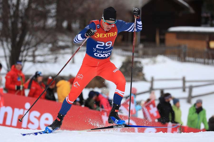 Novák se na Tour de Ski v Oberstdorfu propadl, i třetí závod vyhrál Klaebo