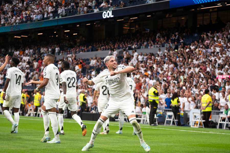 Valverde celebrates his goal