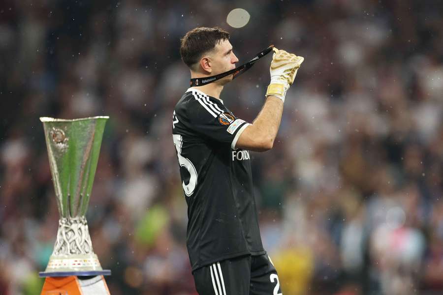 Emiliano Martinez a câștigat fiecare din cele 7 finale în care a jucat Emiliano Martinez a câștigat fiecare din cele 7 finale în care a jucat