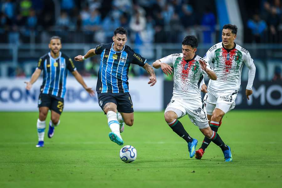 Vitória do Grêmio colocou fim no sonho do Palestino Vitória do Grêmio colocou fim no sonho do Palestino