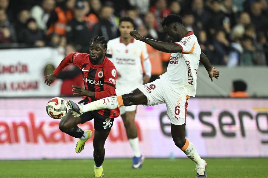 Dunkerque reach agreement with Senegal striker Niang Dunkerque reach agreement with Senegal striker Niang