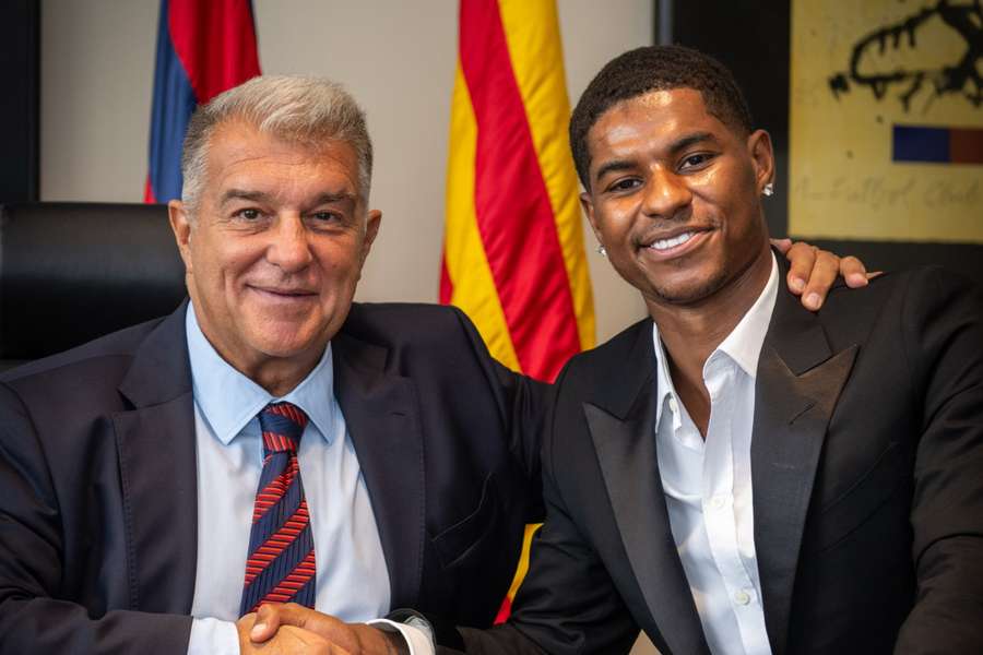 Presidente do Barcelona, Joan Laporta, recebeu o reforço Marcus Rashford no clube