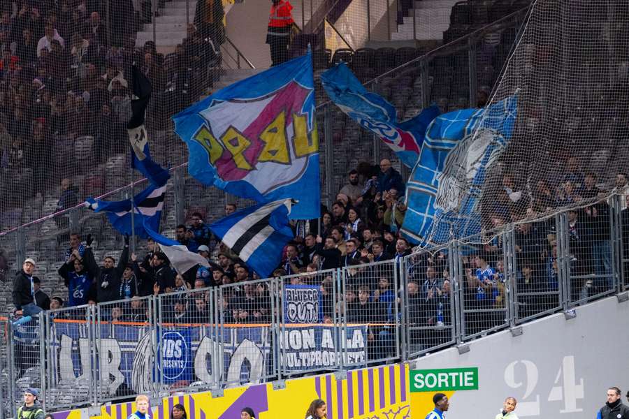 Os adeptos do Estrasburgo em Toulouse a 6 de dezembro de 2025. Os adeptos do Estrasburgo em Toulouse a 6 de dezembro de 2025.