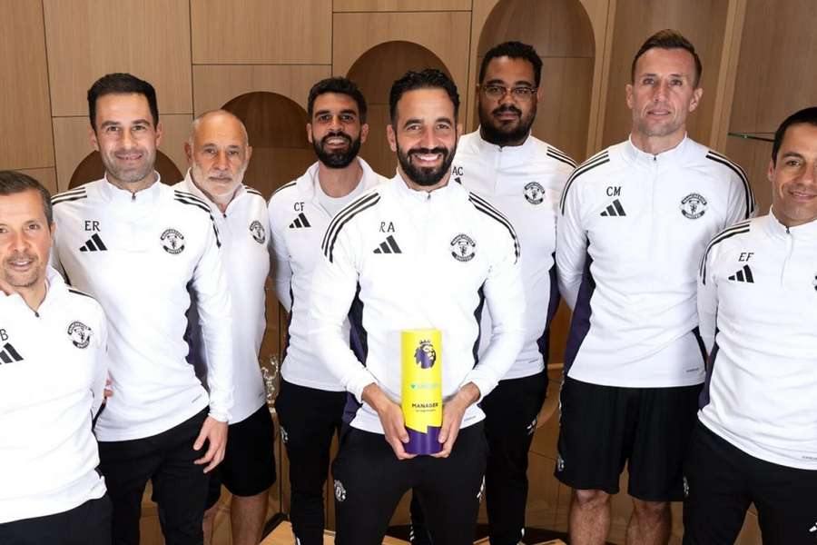 Ruben Amorim com a equipa técnica do Manchester United