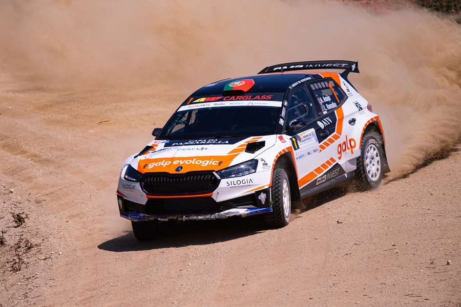 Armindo Araújo fechou a prova lusa no 24.º lugar da geral, 12.º entre os WRC2