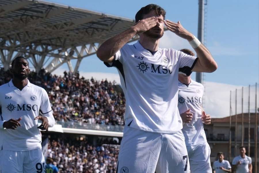 Kvaratskhelia garantiu a vitória do Napoli sobre o Empoli