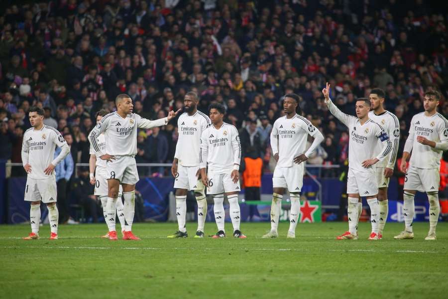 Los jugadores del Real Madrid, en el Metropolitano.