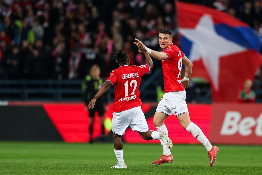 W 26. kolejce 1. ligi dwa mecze między drużynami szerokiej czołówki, a lider jedzie do Opola