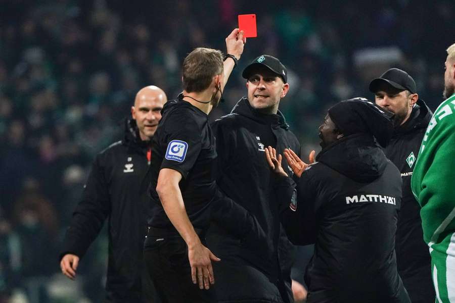 Werner sah nach Diskussionen mit Petersen nach Abpfiff die Rote Karte.