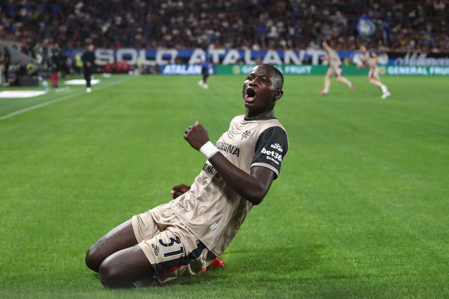 A celebração de Mendy após o golo A celebração de Mendy após o golo