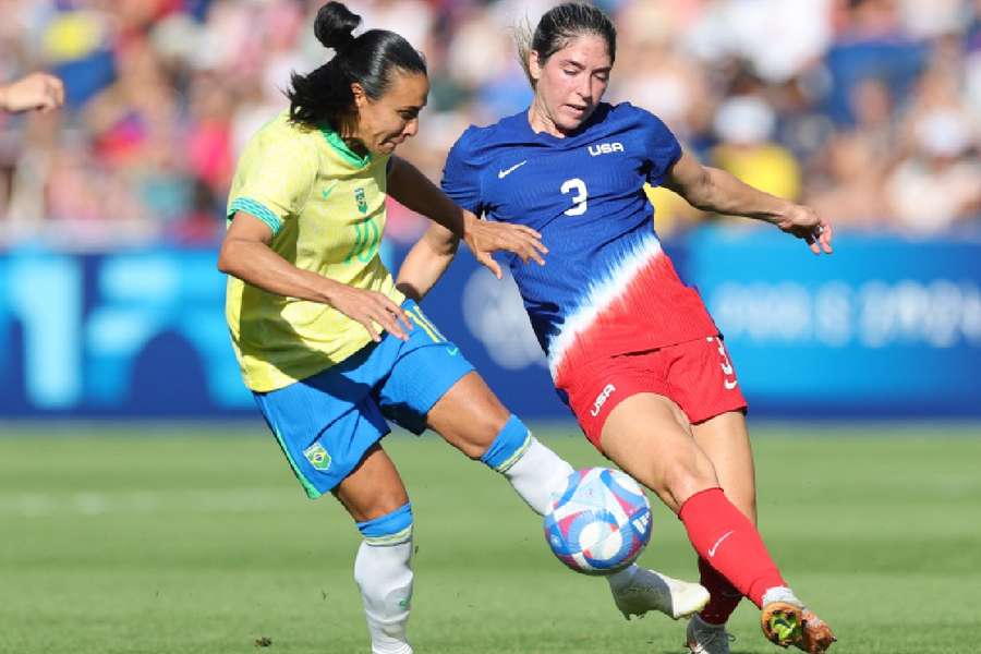 Marta entrou em campo no segundo tempo, mas o Brasil não conseguiu o empate