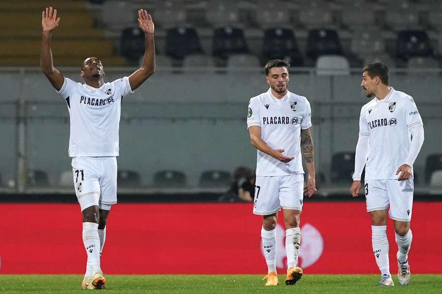 Vitória SC cedeu empate perto do fim