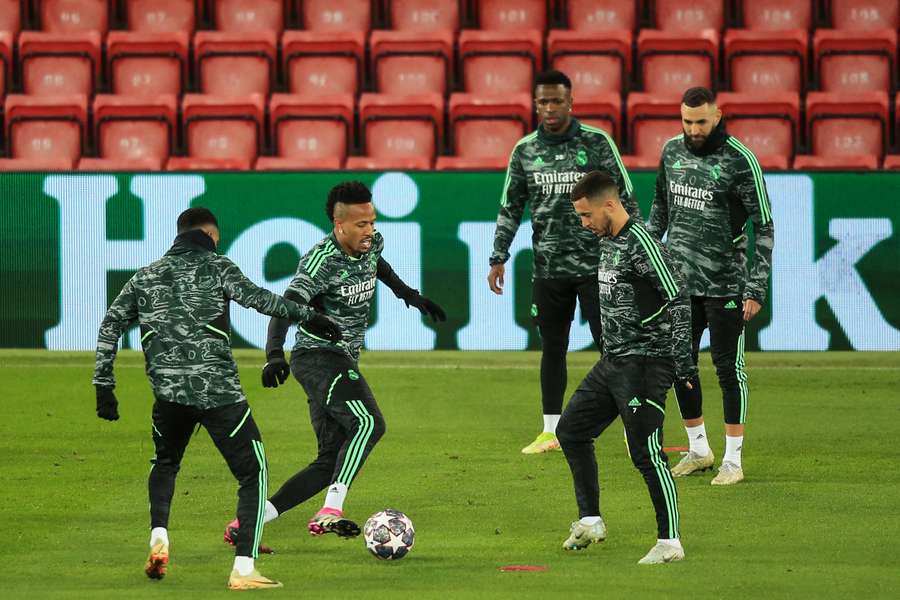 El Real Madrid se entrenó al completo en Anfield, pero preocupó Alaba