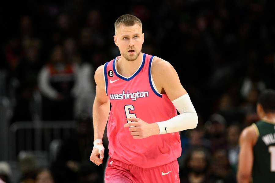 Celtics perto de assinar Porzingis em negócio que envolve Clippers e Wizards