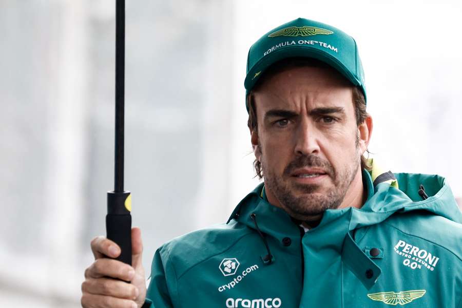 Fernando Alonso, resignado ante su novena plaza en clasificación