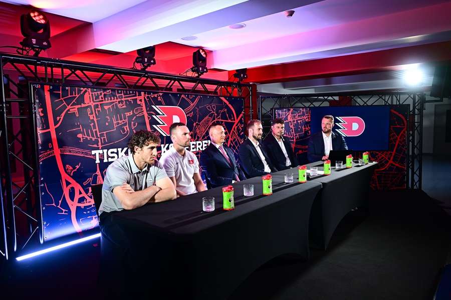Pardubice mají opět jen ty nejvyšší ambice. Pardubice mají opět jen ty nejvyšší ambice.