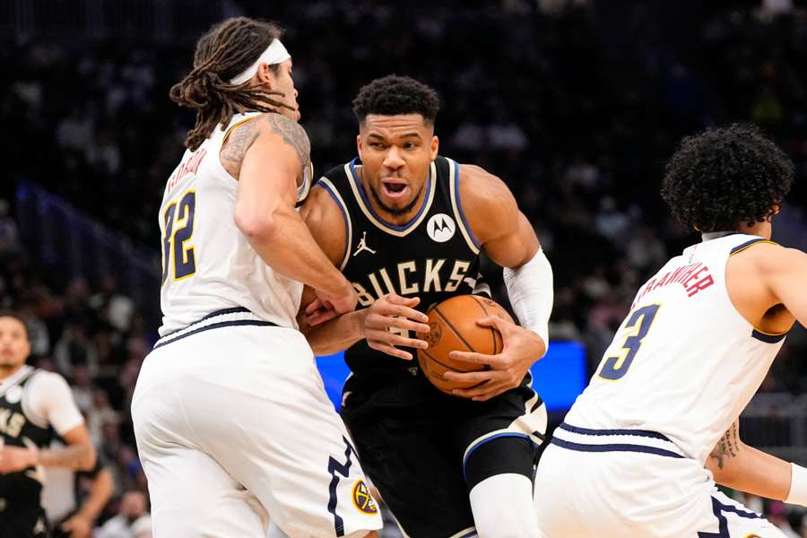 Antetokounmpo no se mueve