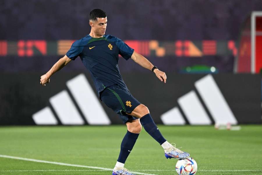 Cristiano Ronaldo se tornou o primeiro jogador a marcar pelo menos um tento em cinco Copas do Mundo diferentes