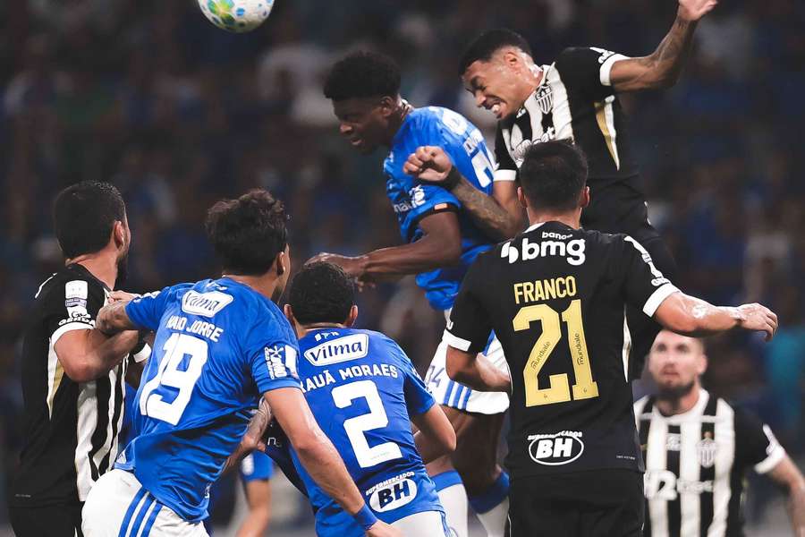 Cruzeiro e Atlético vão decidir uma vaga na semi da Copa do Brasil