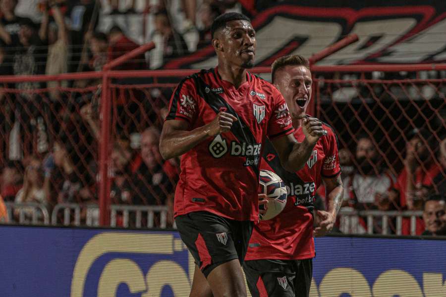 Atlético-GO buscou vitória de virada sobre o lanterna Paysandu Atlético-GO buscou vitória de virada sobre o lanterna Paysandu