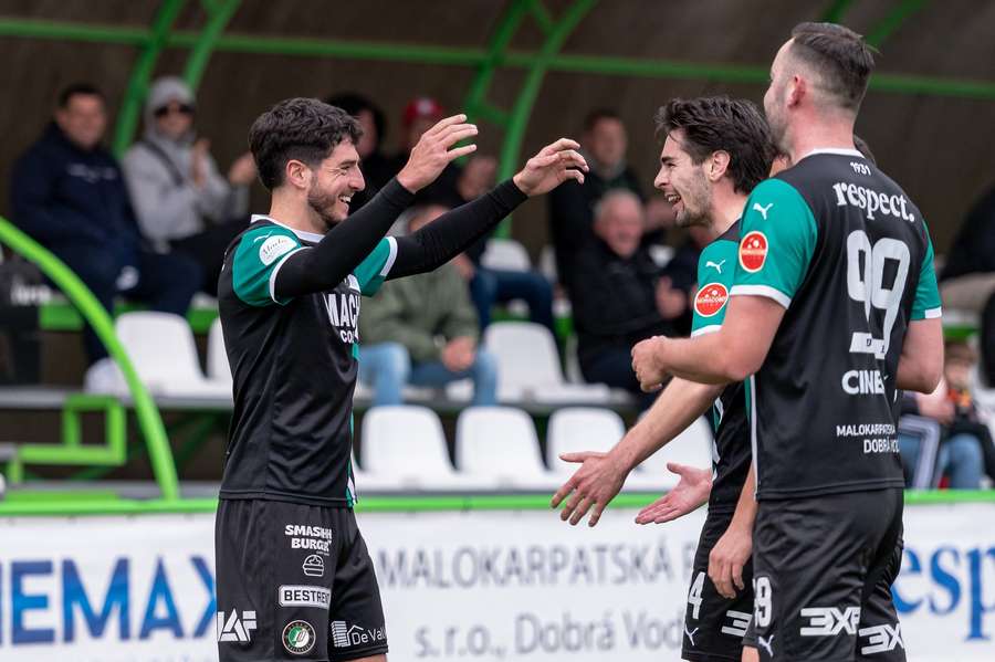 Malženiciam stačil na tri body jediný zásah.