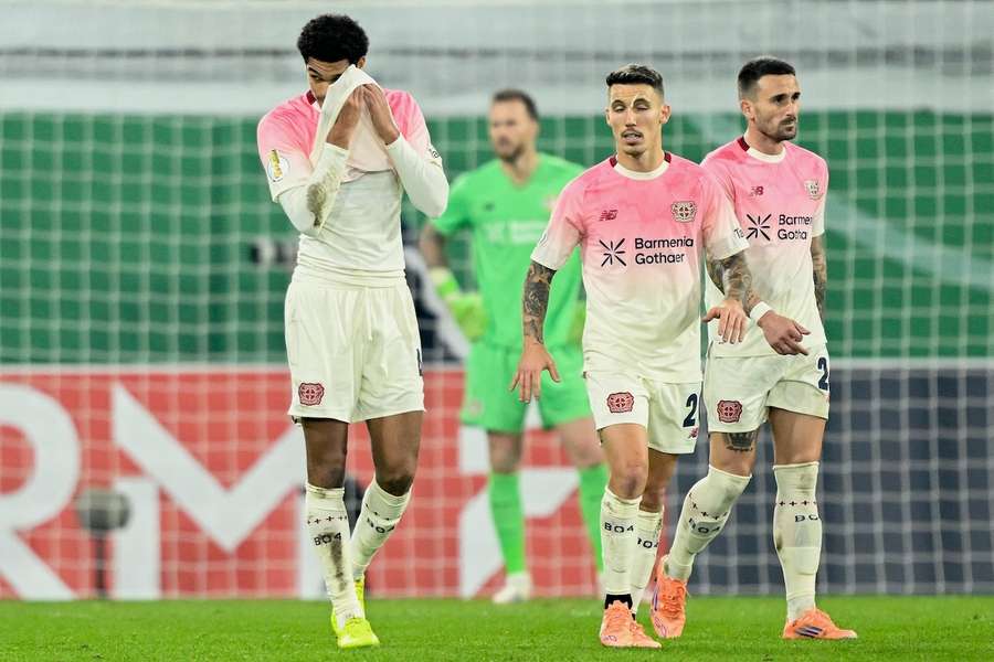 Bayer Leverkusen ist im Pokalspiel gegen Paderborn mit einem blauen Auge davongekommen. Bayer Leverkusen ist im Pokalspiel gegen Paderborn mit einem blauen Auge davongekommen.