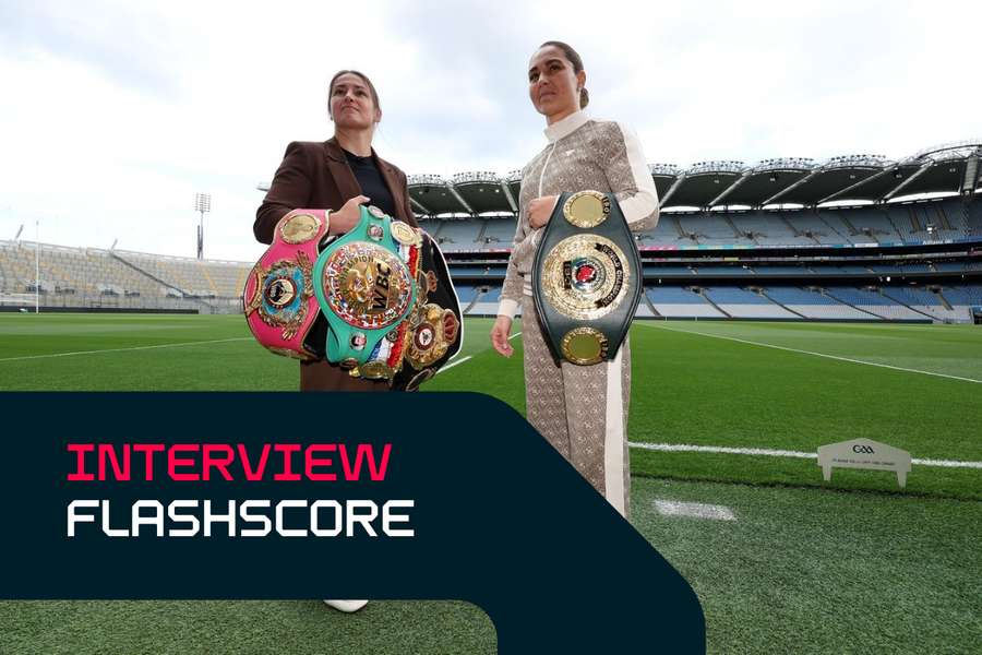 Flora Pili (à droite) à Croke Park face à Katie Taylor