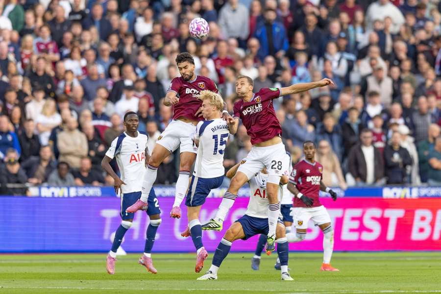 Záložník Lucas Paquetá by mohl opustit London Stadium. Záložník Lucas Paquetá by mohl opustit London Stadium.
