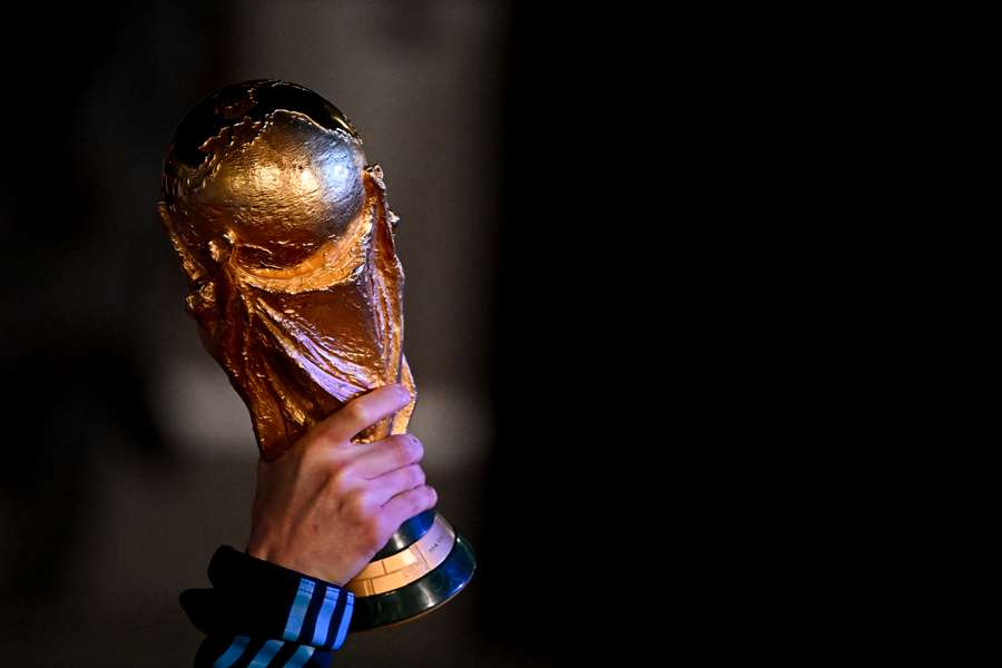 Spielen künftig 64 Nationen um die WM-Trophäe?