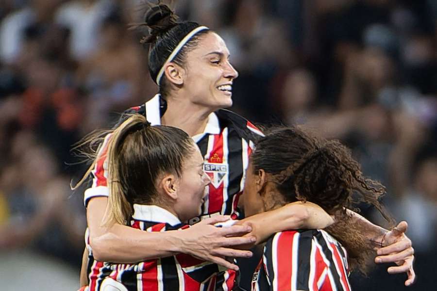 A festa das jogadoras do São Paulo A festa das jogadoras do São Paulo