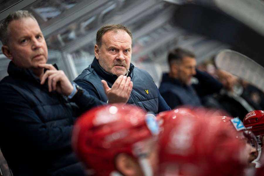 Heinz Ehlers og Jens Nielsen. Ishockeylandskamp mellem Danmark og Slovenien i Rødovre Skøjte Arena