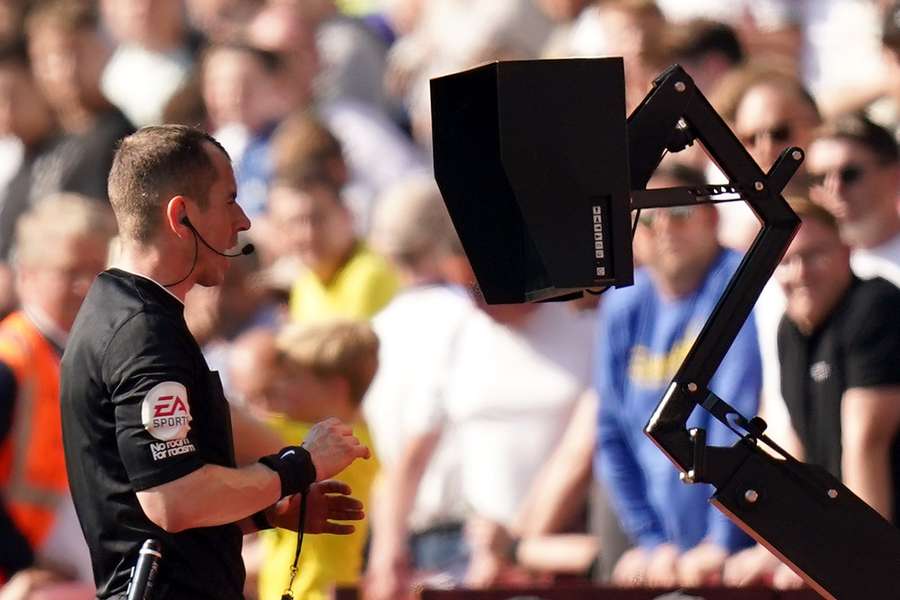 Les arbitres auront accès à la vidéo assistance.